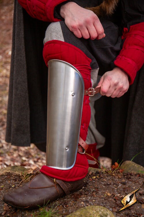 Padded Greaves Larp/Grv